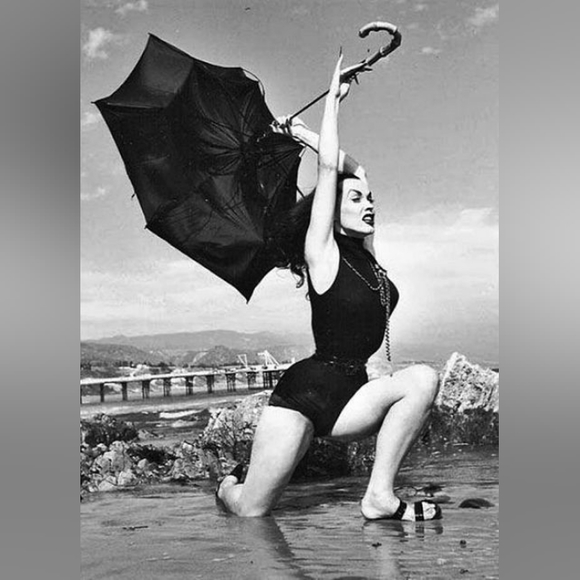 Darkness - Picture 6 of 16